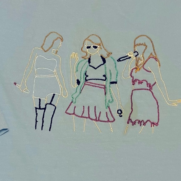 Taylor Swift 1989 eras tour Embroidered light blue T Shirt - Picture 2 of 3